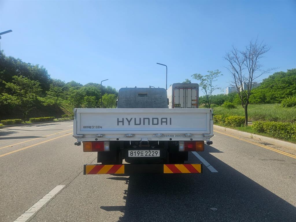현대 올뉴마이티 3.5톤 카고 2017년식 카고 후면 뒷문짝