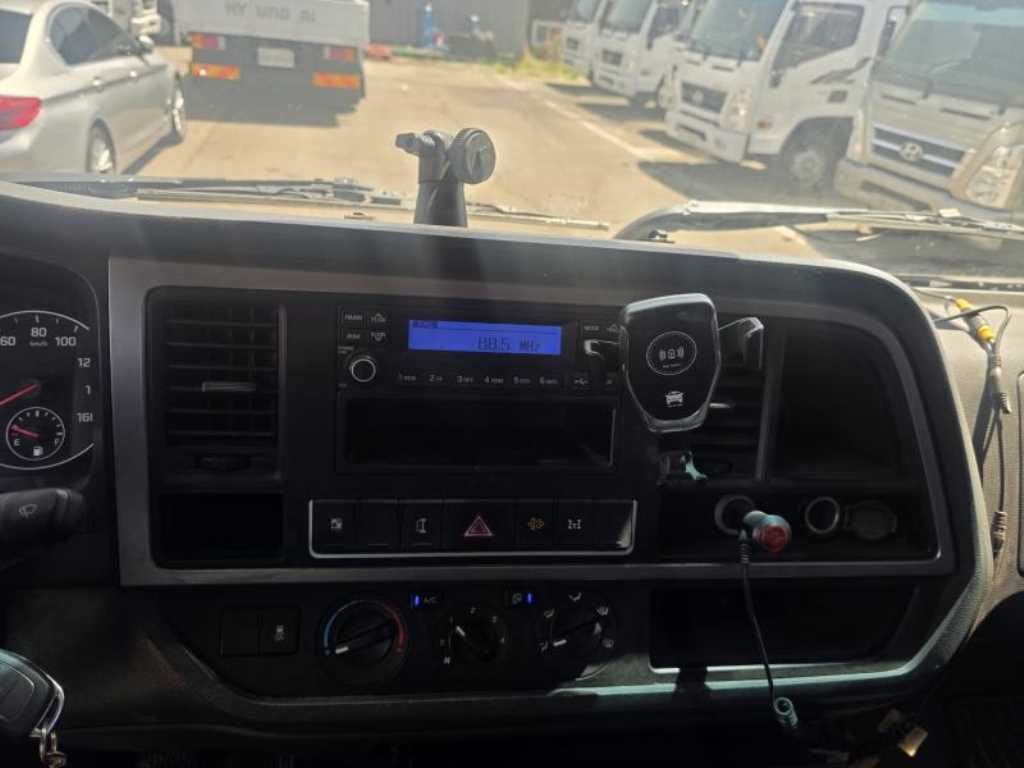 현대 올뉴마이티 3.5톤 카고 2018년식 센터페시아
