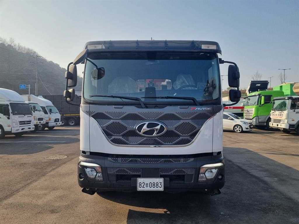 현대 파비스 5톤 카고크레인 2022년식 정면
