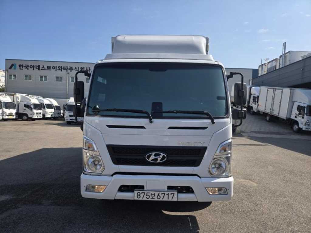2.5톤 내장탑 2022년식 사진 2