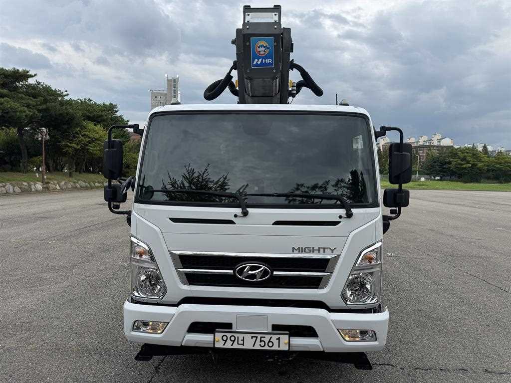 3.5톤 고소작업차 2024년식 사진 3