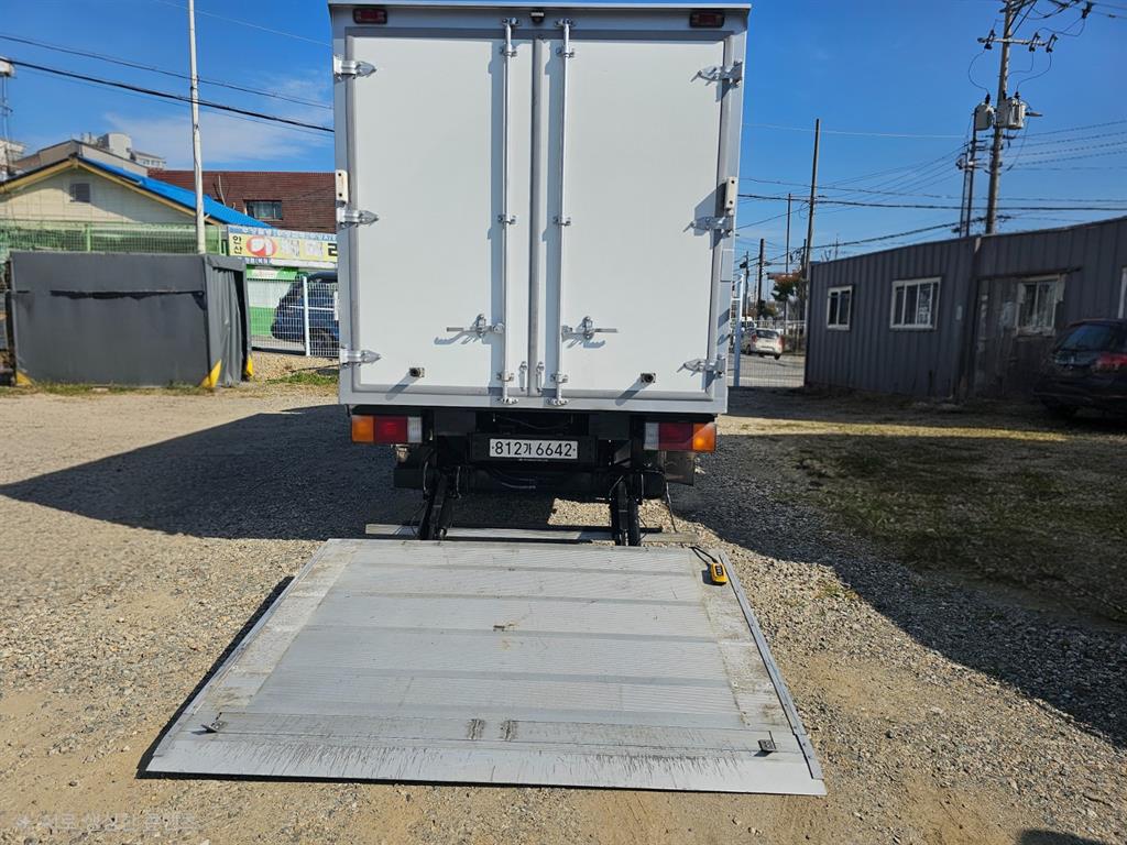 3.5톤 내장탑 2021년식 사진 16