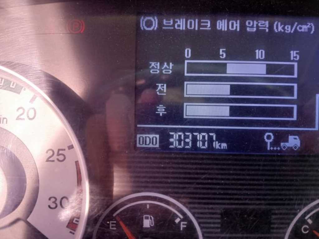 5톤 집게차 2014년식 사진 10